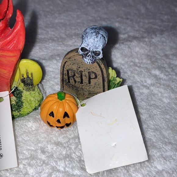 Penn Plax Halloween Vampire Bat Aquarium Bowl Ornament Decoration Small 2.5 Inch - Picture 5 of 8